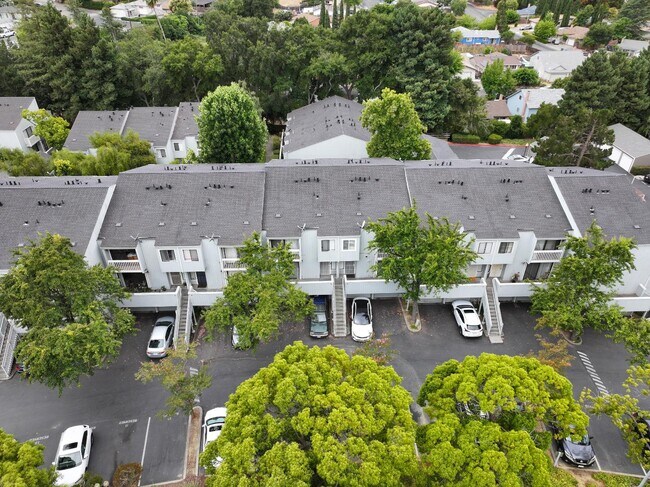 Building Photo - 165 Oddstad Dr