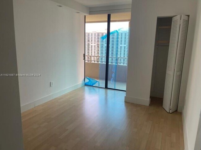 Building Photo - 11113 Biscayne Blvd