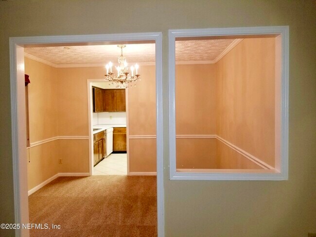Building Photo - 2758 Oakdale Dr W