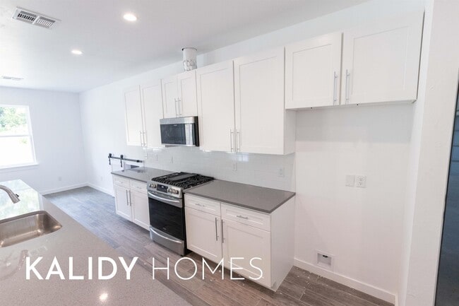 Building Photo - 1715 Kalidy Dr