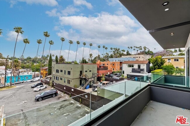 Building Photo - 1436 Edgecliffe Dr