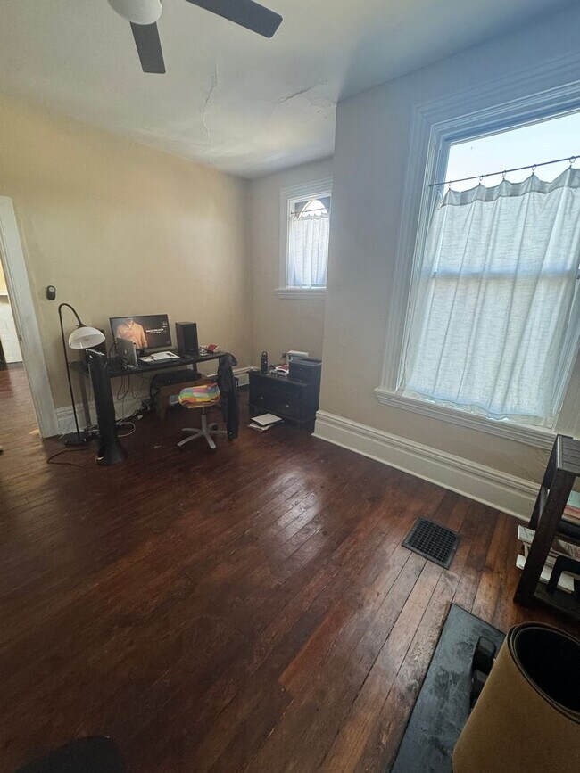 Building Photo - 5498 Hays Street