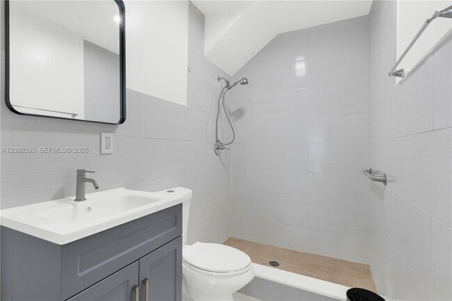 Building Photo - 9441 SW 27th Dr
