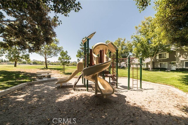 Building Photo - 31 Waterway