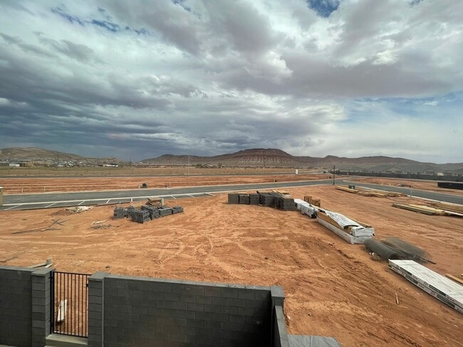 Building Photo - Mustang Valley Townhome!!