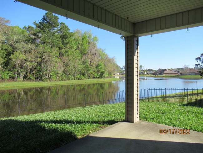 Building Photo - Lexington Park Beauty  3/2 with Water View