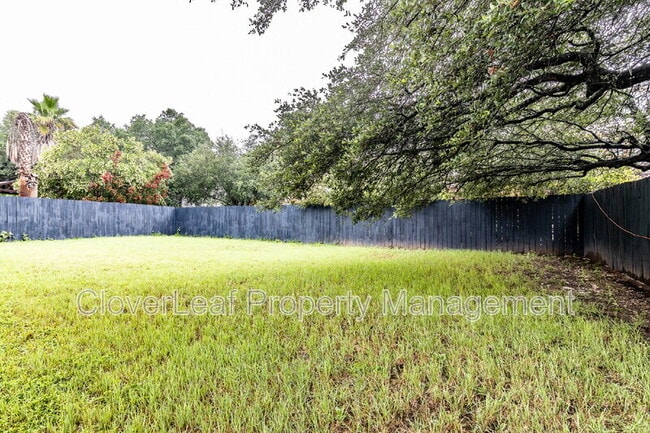 Building Photo - 123 Impala Cir