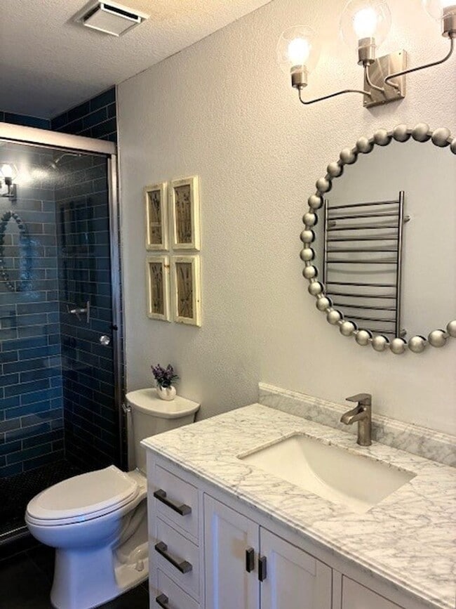 Building Photo - Long Term Rental- Buffalo Ridge/Village 403CC