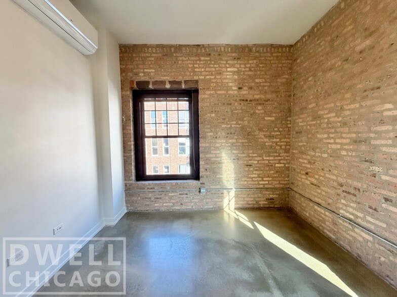 Building Photo - 1513 W Adams St