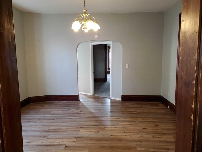 Building Photo - 1105 Ave F