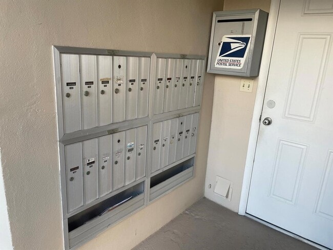 Building Photo - 183 Dorchester E