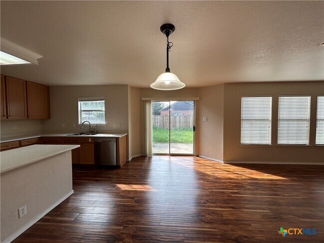 Building Photo - 424 Copper Hill Dr