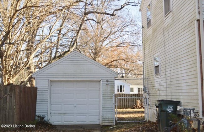 Building Photo - 305 N Hubbards Ln