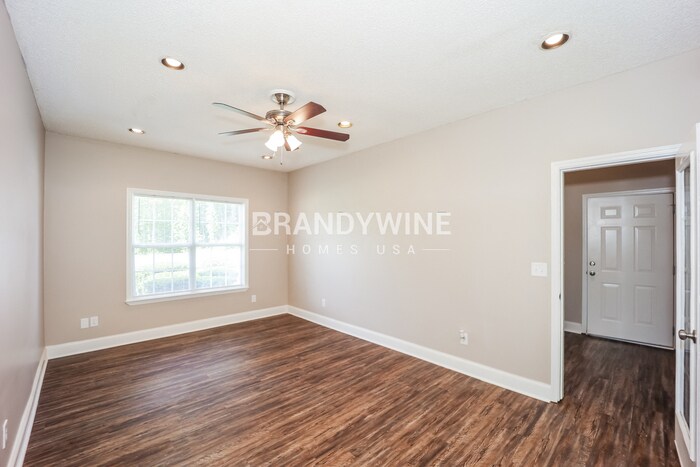 Building Photo - 2040 Club Bay Dr