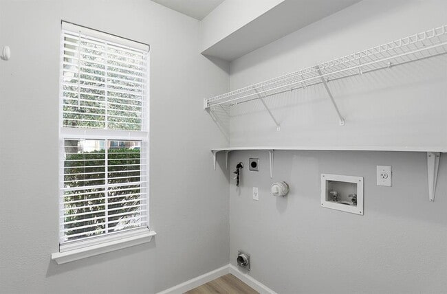 Building Photo - 2410 Charlie Harley Dr