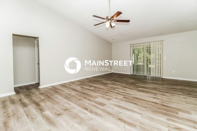 Building Photo - 3 Bedroom Pet-Friendly Home in SANFORD, FL with Main Street Renewal