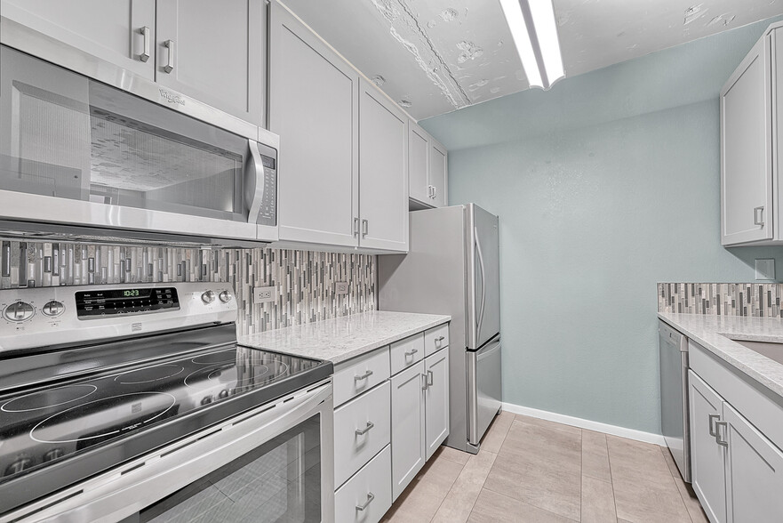 Kitchen - 444 17th St
