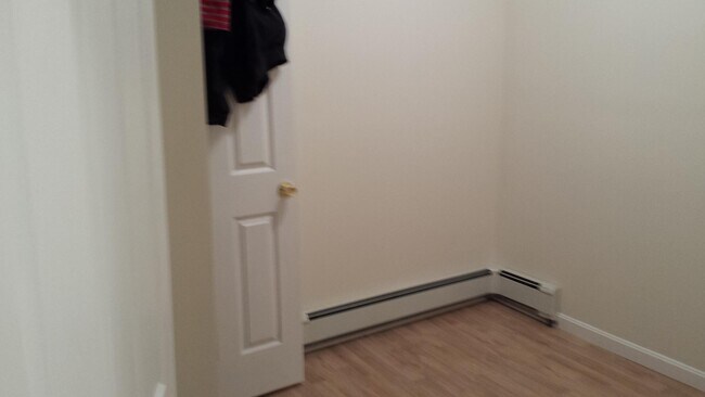 Building Photo - 231 London St