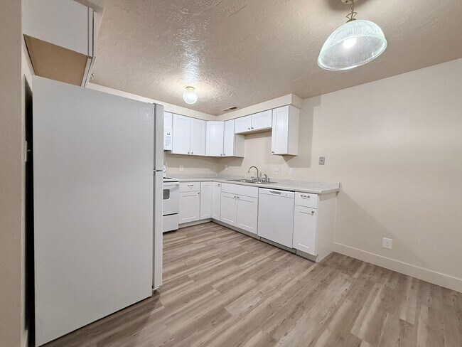 Building Photo - 236 Quail Ridge Dr