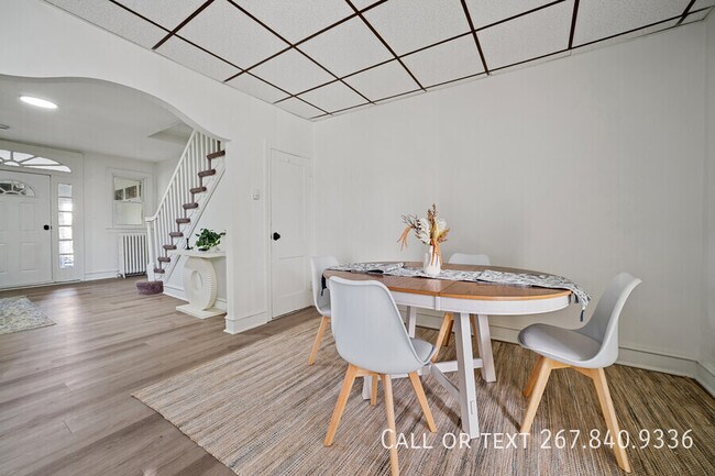 Building Photo - 312 E Eleanor St