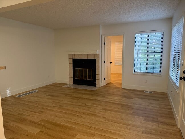 Building Photo - 4799 White Rock Cir