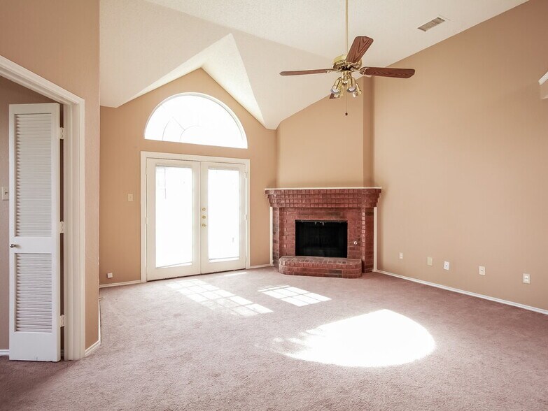 Building Photo - 913 Mossberg Ln