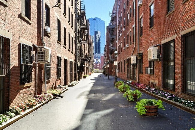 Building Photo - 130 Fulton St