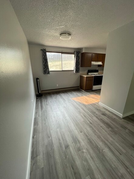 Building Photo - 345 NW Robert St