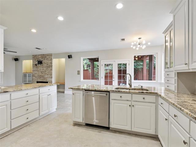 Building Photo - 2141 Ironside Dr