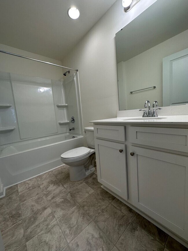 Building Photo - Rare Opportunity – Charming 1 Bedroom ADU Near Uptown! AUGUST MOVE IN