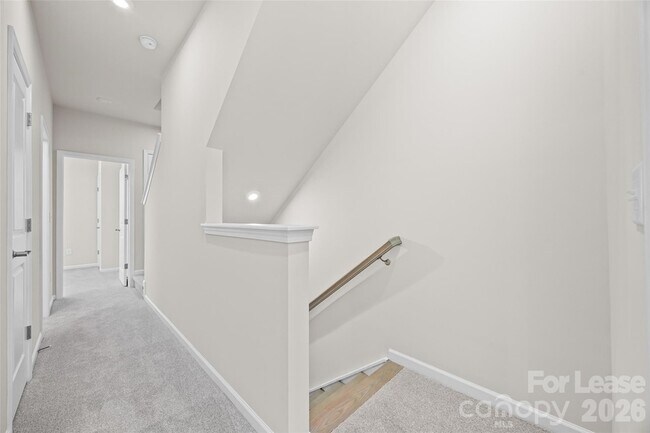 Building Photo - 5640 Kingspan Dr