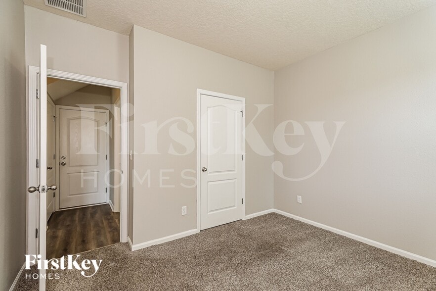 Building Photo - 8058 Brothers Walk Ln