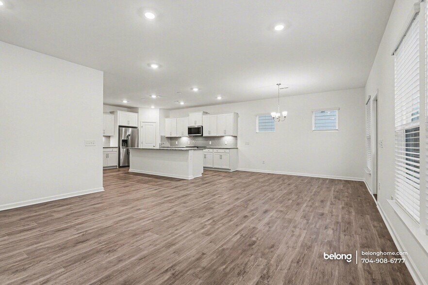 Building Photo - 1817 Riverbend Ave