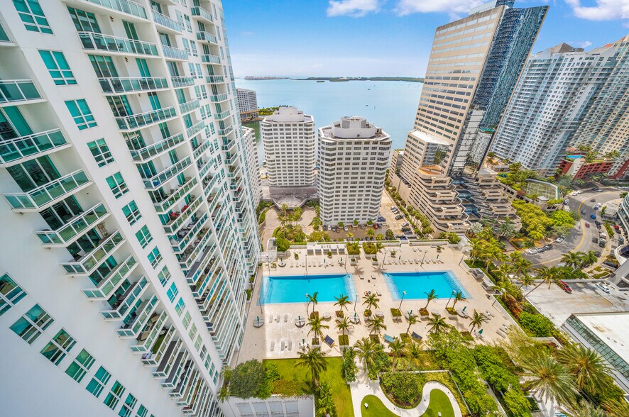Building Photo - 951 Brickell Ave