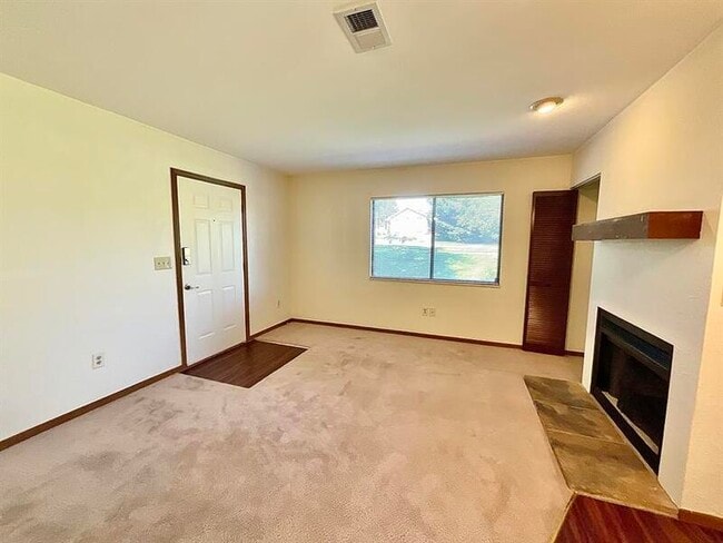 Building Photo - 21 Pepperwood Ct