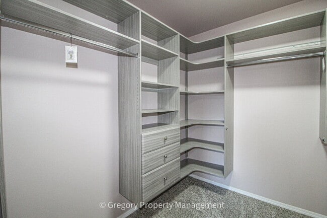 Building Photo - Beautiful and Modern Two-Story Home in Great Millcreek Location! 3 Bedrooms, 2.5 Bathrooms, Spaci...