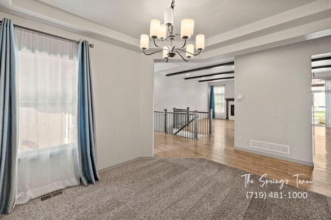 Building Photo - BEAUTIFUL 4BD + OFFICE MAIN-LEVEL LIVING H...