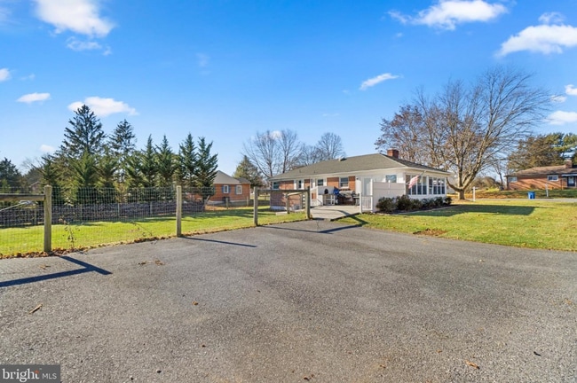Building Photo - 11837 Robinwood Dr