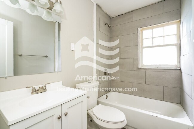 Building Photo - 2910 Frederickson St