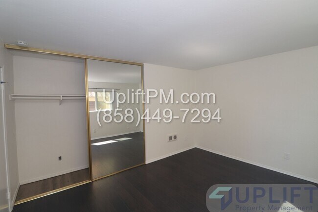 Building Photo - 1 Bed, 1 Bath Condo in Gated Community wit...