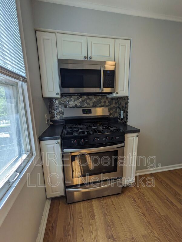 Building Photo - 1115 William St