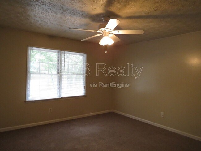 Building Photo - 310 S Jeff Davis Dr