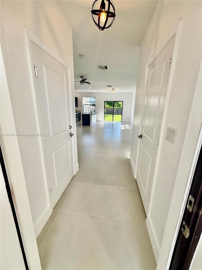 Building Photo - 25123 SW 107th Ct