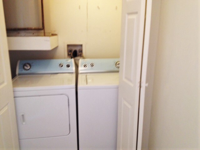 full size washer dryer - 24 Deen St