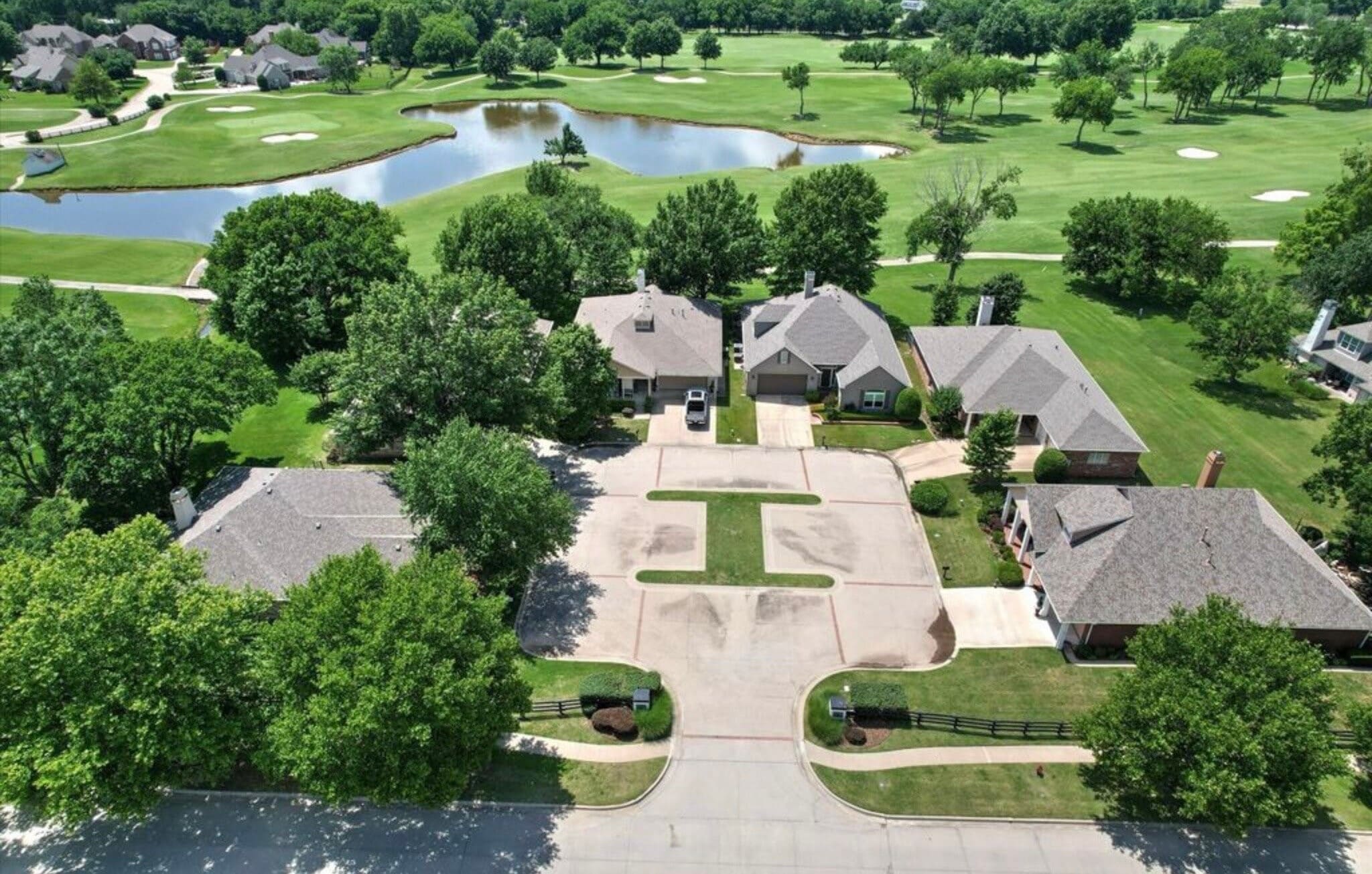 Building Photo - 412 N Forest Ridge Blvd