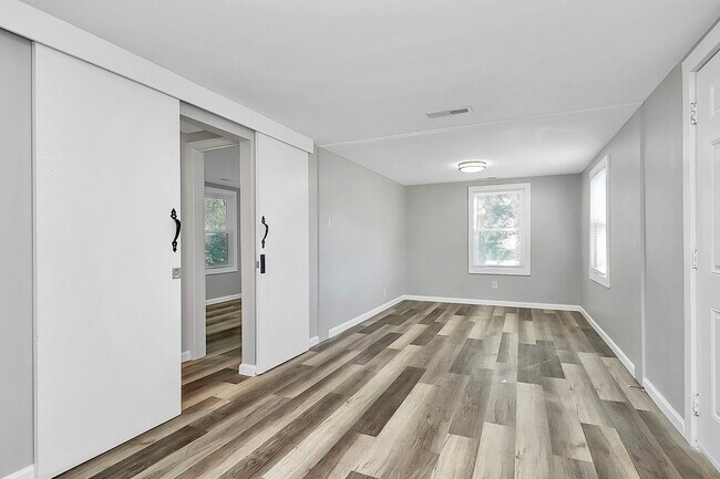 Building Photo - 4023 Brown Dr