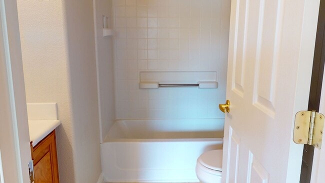 Building Photo - 2 Story Townhome located in Henderson