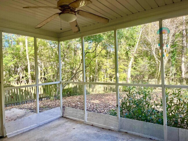 Building Photo - 524 Beverly Dr