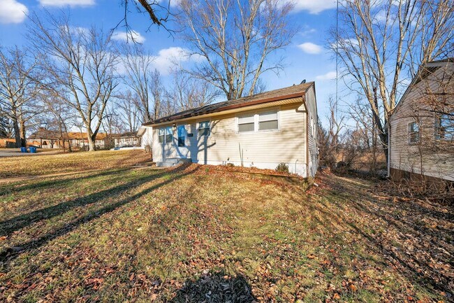 Building Photo - Spacious 3-Bedroom Home for Rent – Section 8 Welcome!