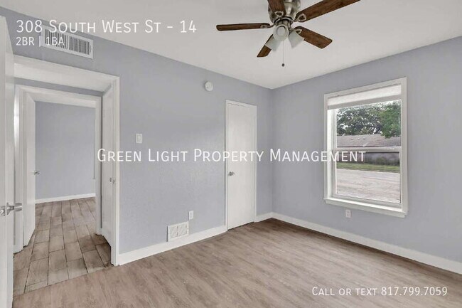 Building Photo - 308 S W St